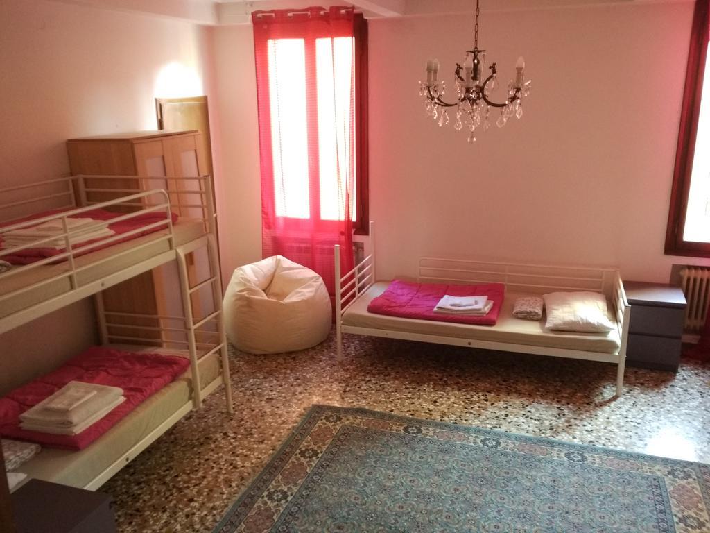 Auberge de jeunesse The Academy à Venise Extérieur photo