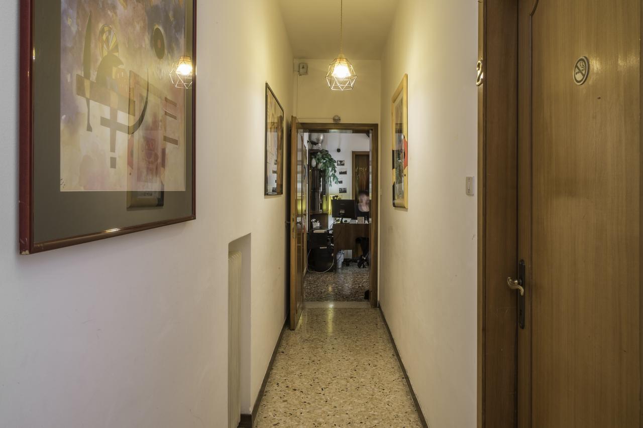Auberge de jeunesse The Academy à Venise Extérieur photo